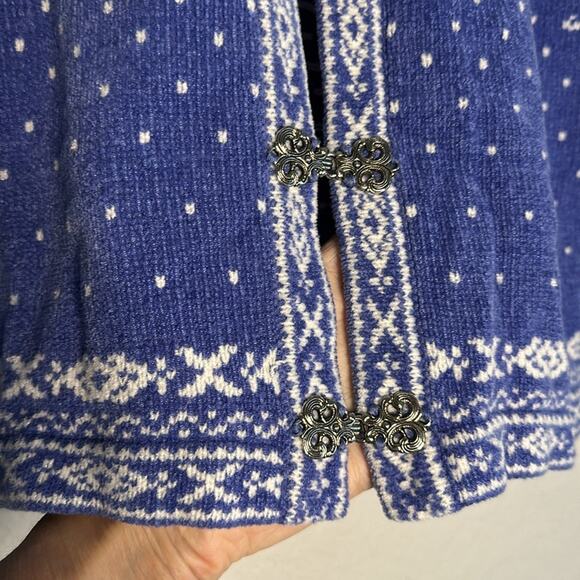 Periwinkle White Fair Isle Ski Sweater Silver Toggles Chenille Cardigan Winter - Picture 3 of 9